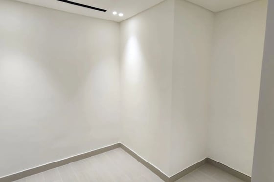 Exclusive | Fully furnished | 1 BR plus Study , picture 12