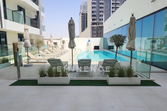 Exclusive | Fully furnished | 1 BR plus Study , picture 1
