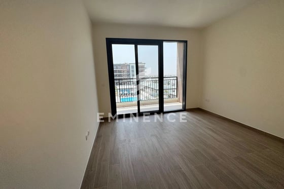 Low Floor | Prime Location | Pool View, picture 7