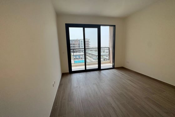 Low Floor | Prime Location | Pool View, picture 8