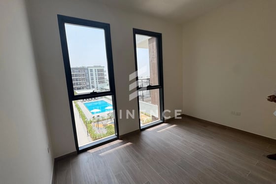 Low Floor | Prime Location | Pool View, picture 9