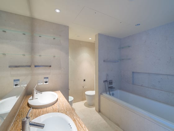 Sky High Luxury | 4-Bedroom Apartment | Burj Khalifa, picture 18