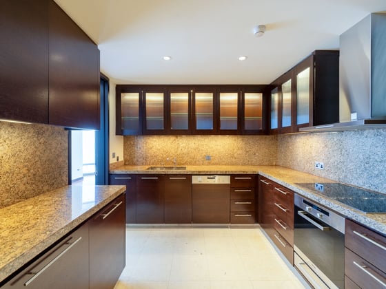 Sky High Luxury | 4-Bedroom Apartment | Burj Khalifa, picture 9