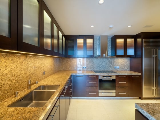 Sky High Luxury | 4-Bedroom Apartment | Burj Khalifa, picture 10