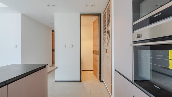 Pet-Friendly | Spacious with Balcony | Maid/Study, picture 10