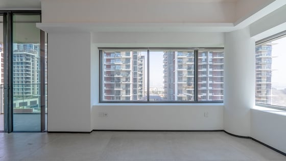 Pet-Friendly | Spacious with Balcony | Maid/Study, picture 3