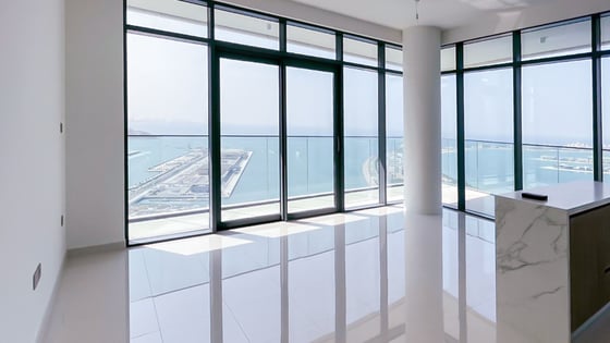 Palm view apartment in EMAAR Beachfront with maid's room, picture 3