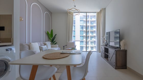 Stunning 1BR | Furnished Luxury | Downtown Views, picture 3