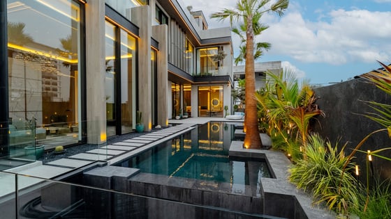 Ultra-Luxurious Villa in La Mer South, picture 1