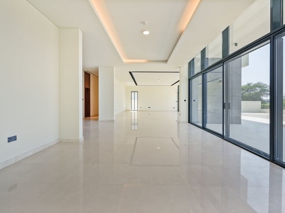Skyline Elegance | Golf Course Views | Luxury Villa, picture 3