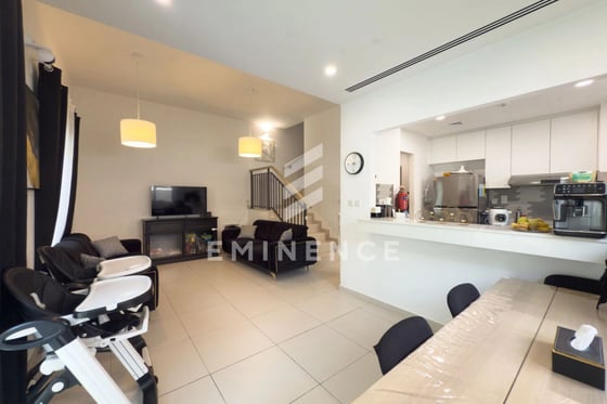 Exclusive | Multiple Options | Furnished | Vacant, picture 1