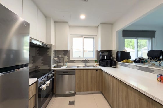 Exclusive | Multiple Options | Furnished | Vacant, picture 14