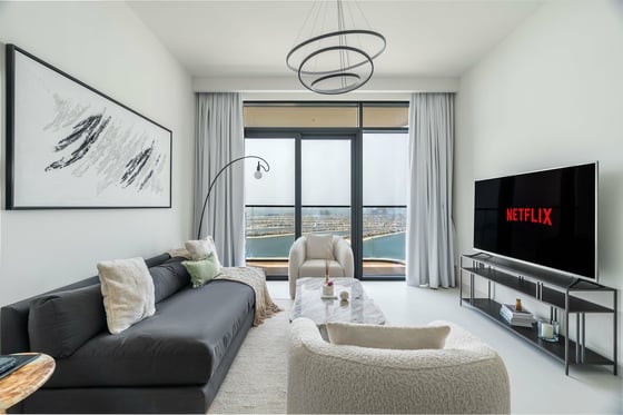 Beachfront Escape | Skyline & Sea Views | Marina Vista T2, picture 5