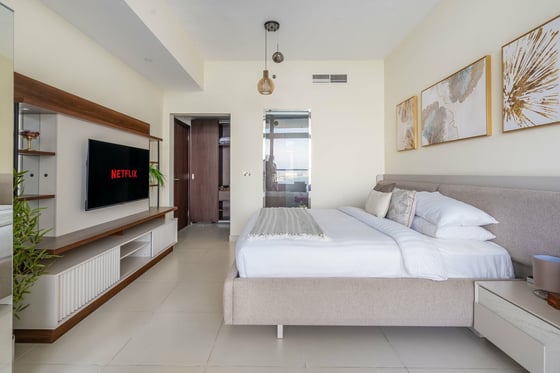 Chic Island Escape | Steps from the Beach | Azure Residences, picture 19