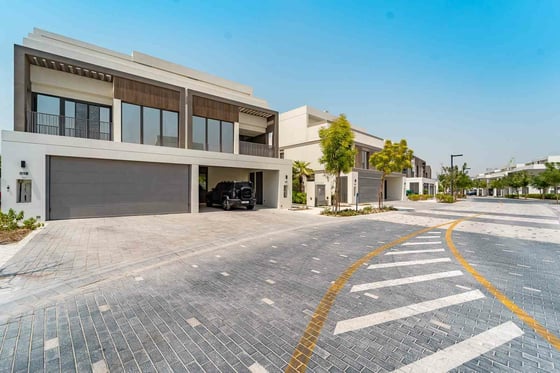 Single Row Villa | Vacant and Ready to Move In, picture 1