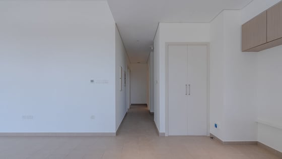 Vacant | Pool View | Bright l Exclusive listing, picture 10