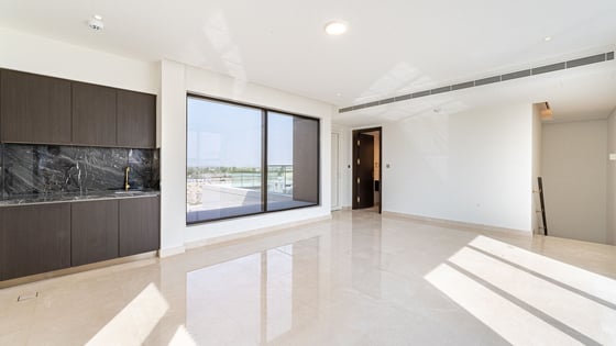 Luxury villa in Dubai Hills with Dubai skyline views, picture 3