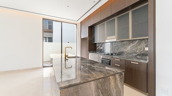 Luxury villa in Dubai Hills with Dubai skyline views, picture 5
