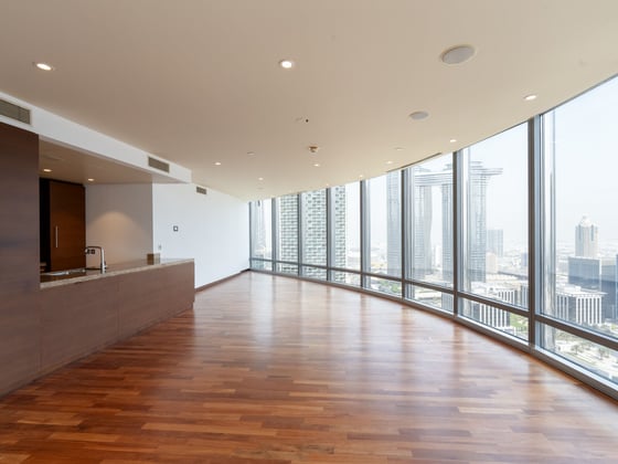 Sky-High Living | Luxurious 3-Bedroom at Burj Khalifa, picture 1