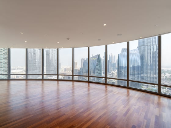 Skyline Luxury | High Floor | Premium Amenities, picture 1