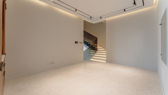 Turnkey luxury villa in Jumeirah Park with a large plot, picture 9