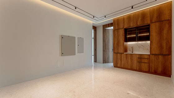 Turnkey luxury villa in Jumeirah Park with a large plot, picture 13