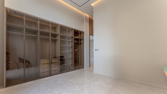 Turnkey luxury villa in Jumeirah Park with a large plot, picture 12