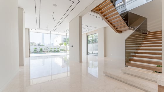 Turnkey luxury villa in Jumeirah Park with a large plot, picture 8