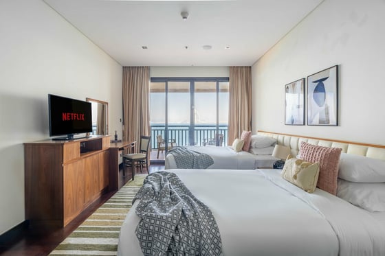Tropical Elegance | Waterfront Retreat | Royal Amwaj Palm, picture 6