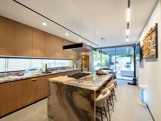 A Masterpiece of Luxury Living in JVT, picture 10