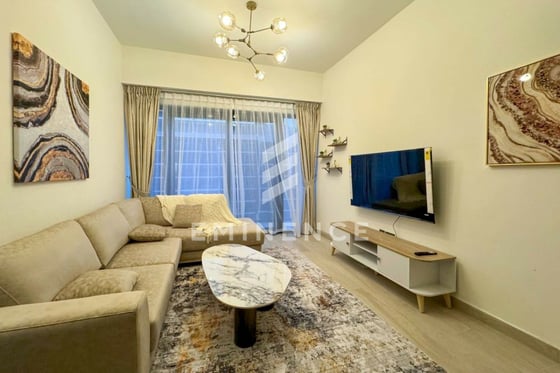 Luxurious 1BR | Community View | VOT | Spacious, picture 3