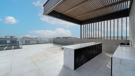 Ultra-Luxurious Villa in La Mer South, picture 22