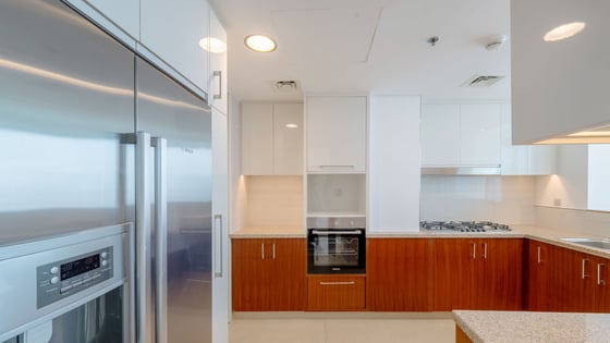 Exclusive Apartment with Burj Khalifa Views, picture 7
