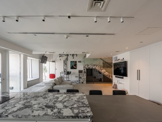 Full Marina View | Fully renovated 3BR Duplex | VOT, picture 1