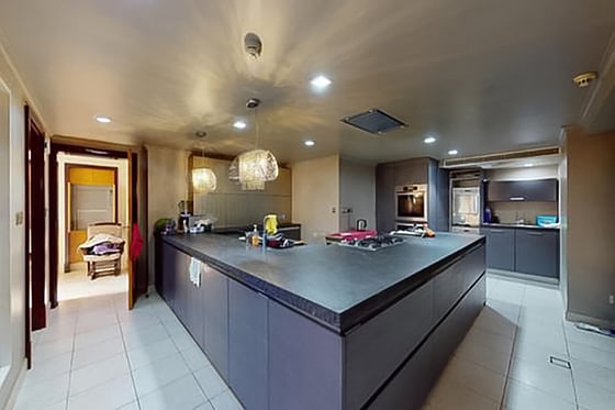 Excl | Golf View | Basement Parking | Best Deal, picture 8