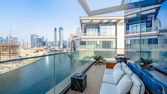 Video tour for High-End Apartment on the Dubai Water Canal