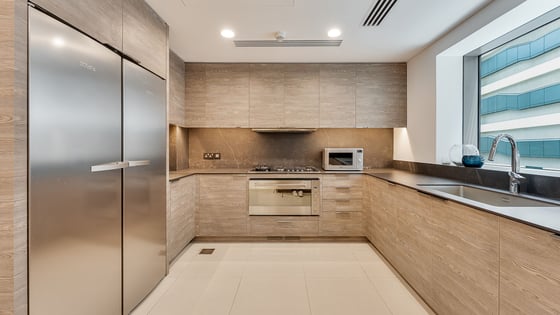 Luxurious mansion in Palm Jumeirah with sea view, picture 10