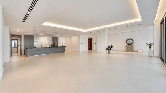 Luxurious mansion in Palm Jumeirah with sea view, picture 3