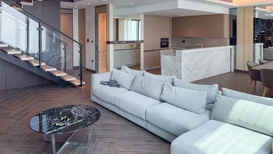 Upgraded duplex in Zaabeel 1 with beautiful finishes, picture 2
