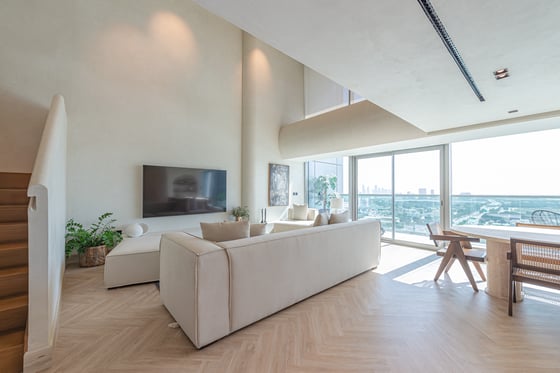 STUNNING | UPGRADED | 2BR DUPLEX W/ BALCONY, picture 4