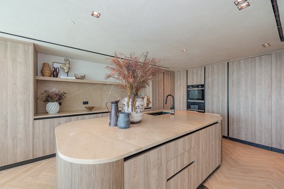 STUNNING | UPGRADED | 2BR DUPLEX W/ BALCONY, picture 9