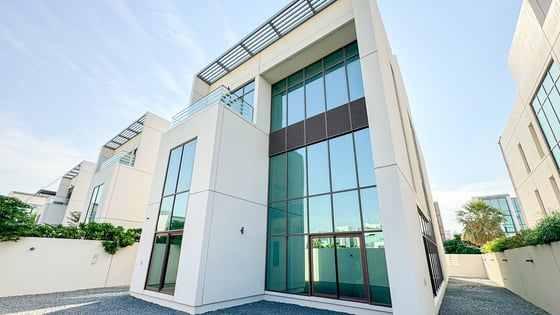 Elegant villa in Meydan with a spacious living area, picture 13