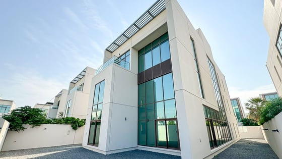 Elegant villa in Meydan with a spacious living area, picture 12