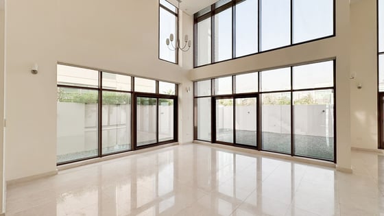 Elegant villa in Meydan with a spacious living area, picture 11