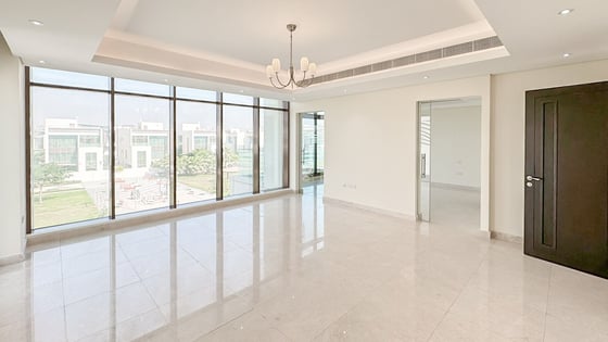 Elegant villa in Meydan with a spacious living area, picture 1
