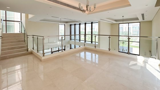 Elegant villa in Meydan with a spacious living area, picture 2