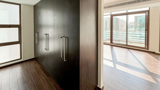 Elegant villa in Meydan with a spacious living area, picture 5