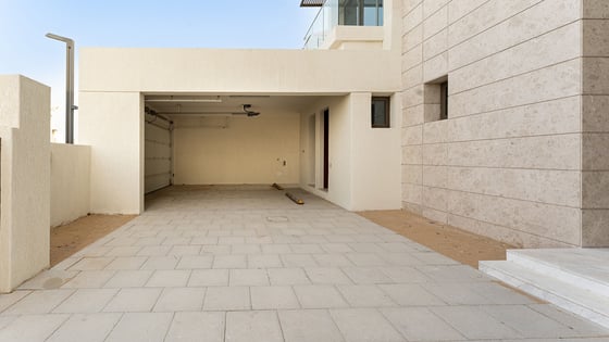 Exclusive and corner villa in MBR City with huge layout, picture 28