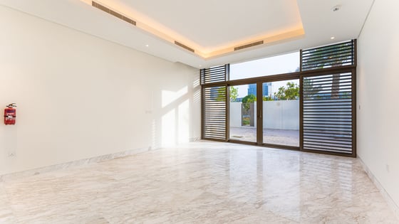 Exclusive and corner villa in MBR City with huge layout, picture 6