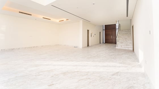Exclusive and corner villa in MBR City with huge layout, picture 4